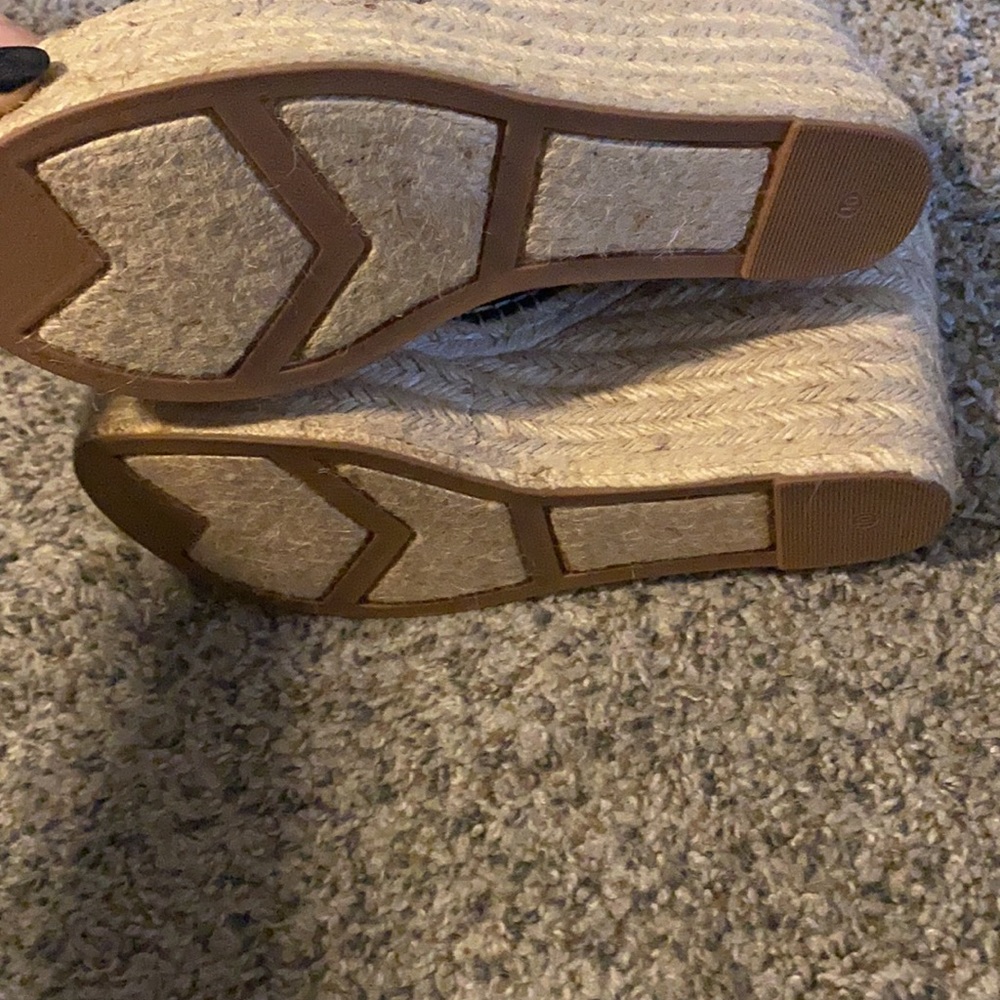 Marc Fisher Platform Wedges - Picture 7 of 7